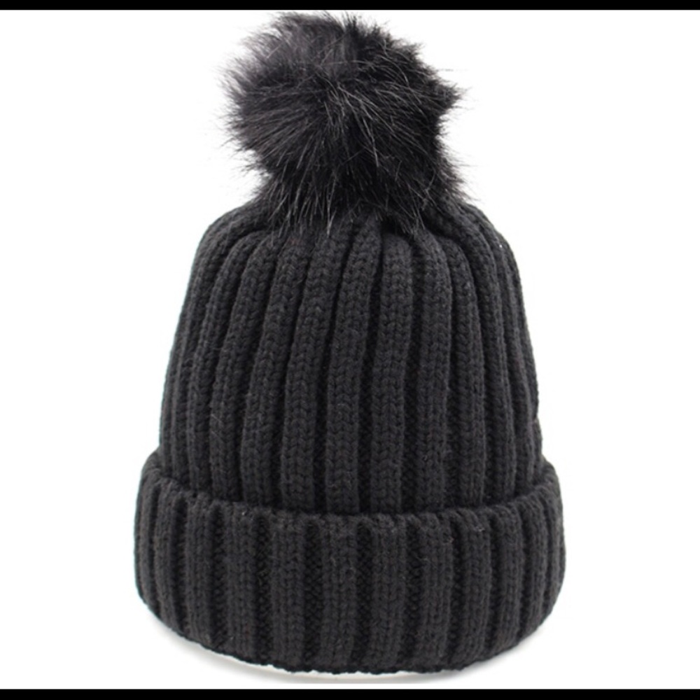 Large Pom Black Knit Hat